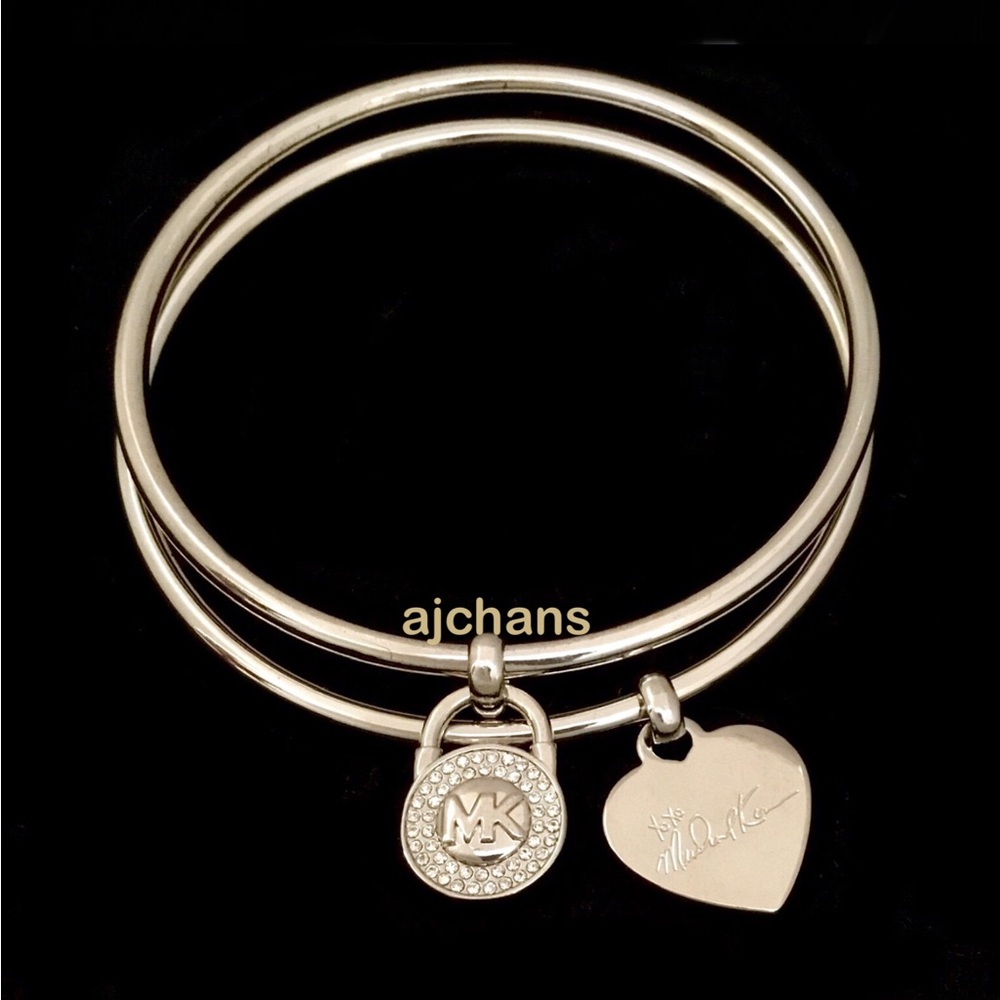 NEW Michael Kors Silver Tone Heart/Lock Charms Bangle Set - Picture 1 of 4